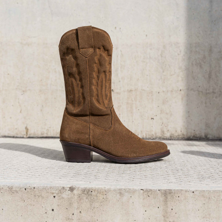 EVIE COWBOY BOOT Brown Suede