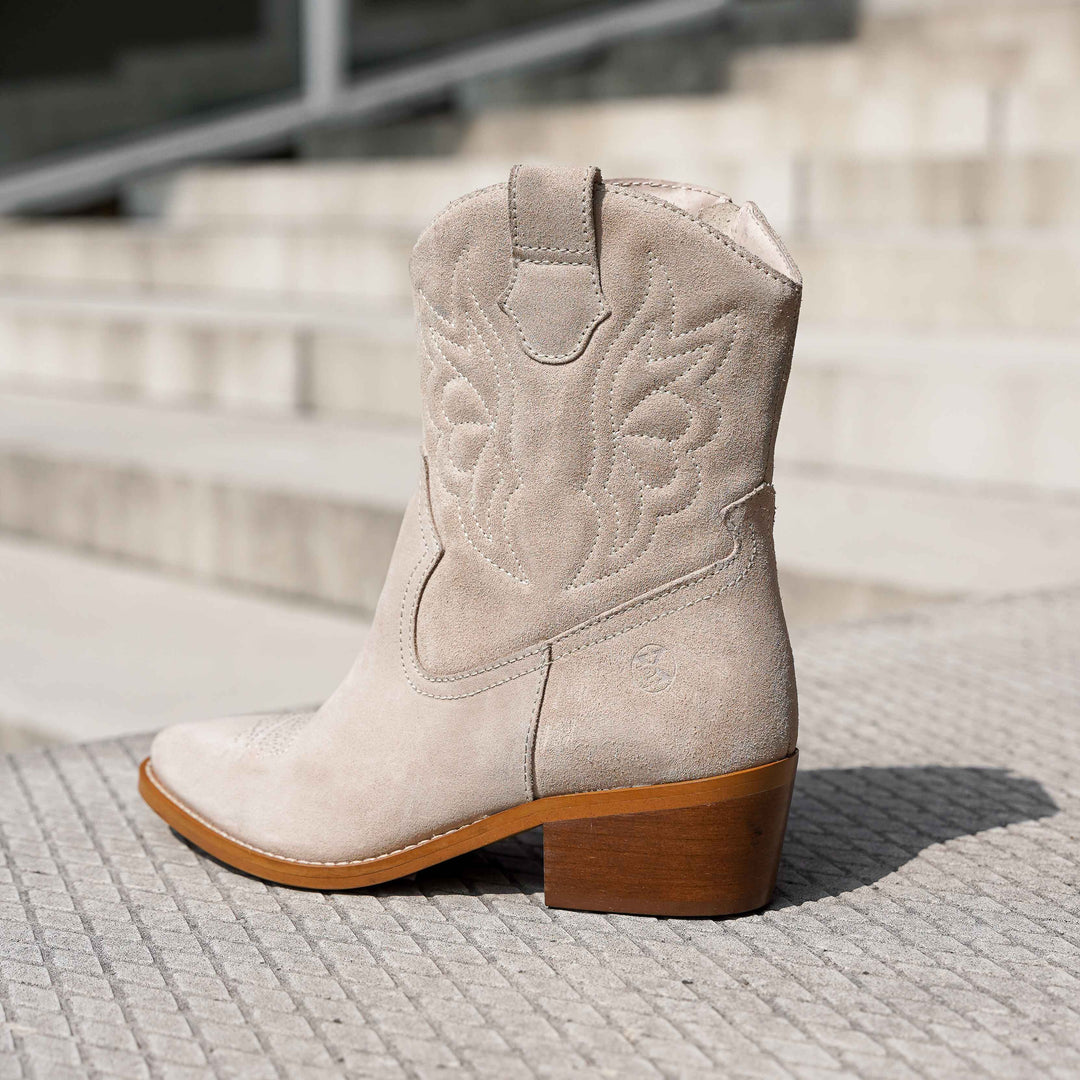 MINT WESTERN BOOT Off White Suede