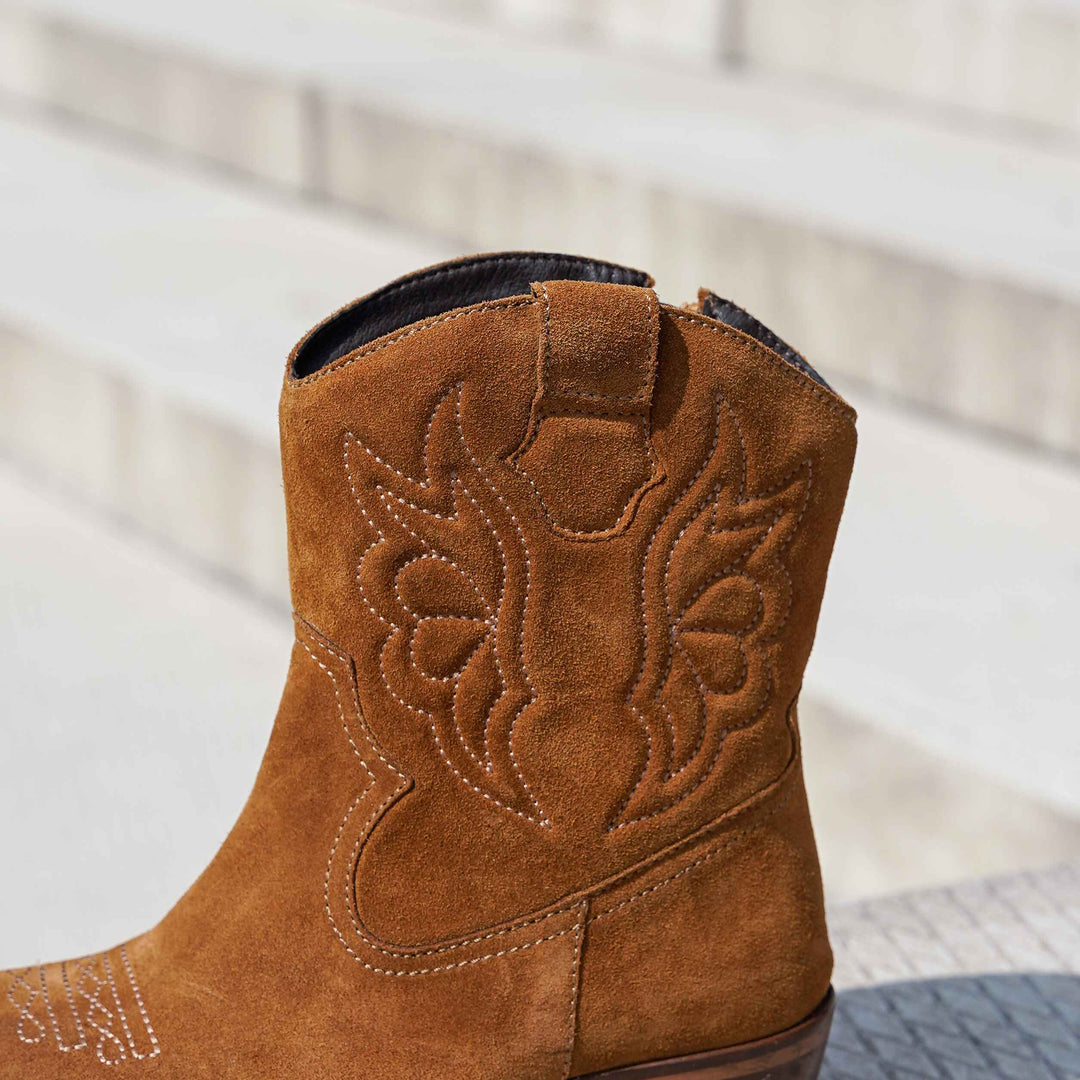 MINT WESTERN BOOT Cognac Suede