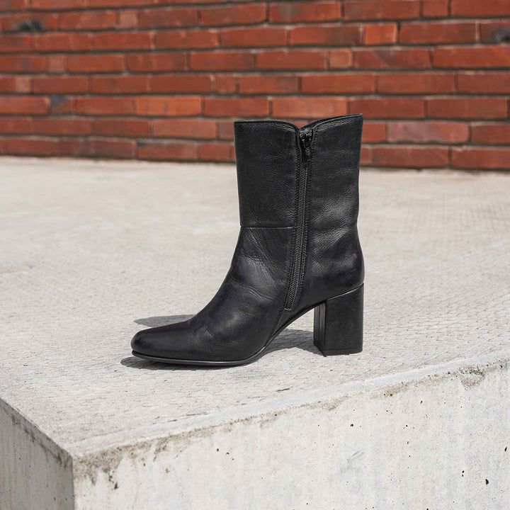 PERLA BOOT  Black Leather