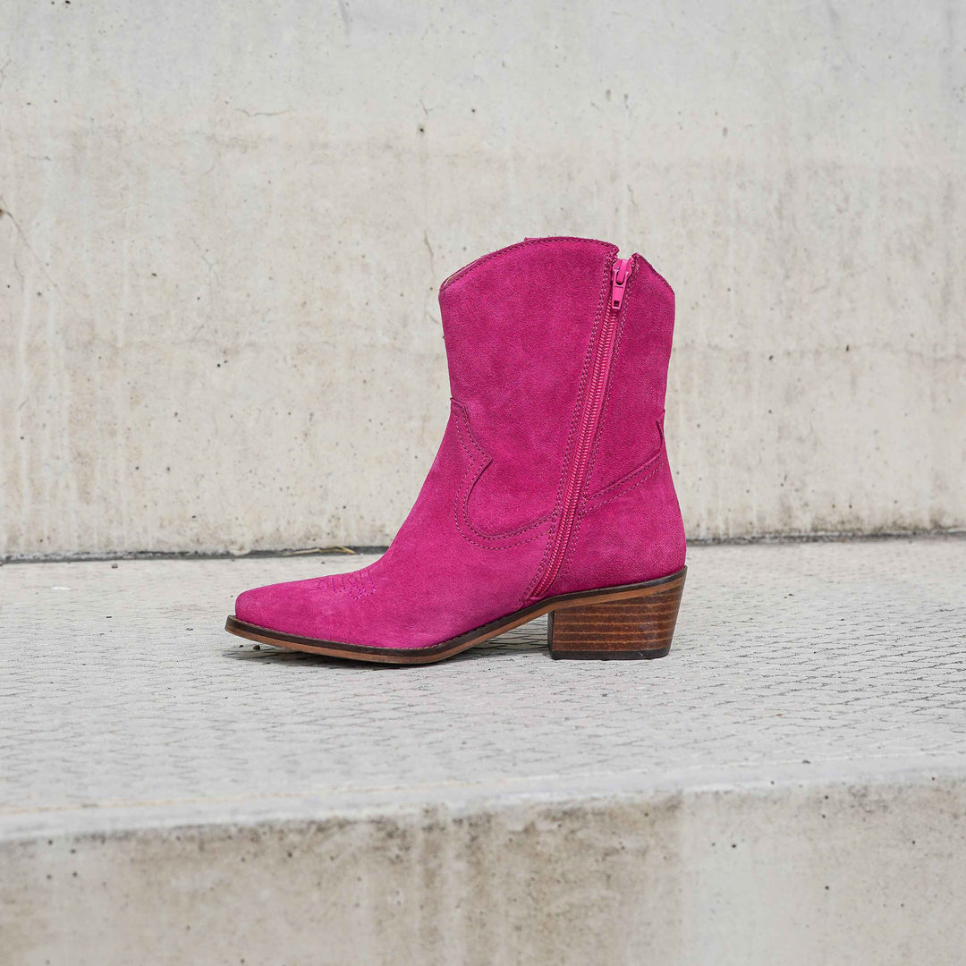 MINT WESTERN BOOT Fuchsia Suede