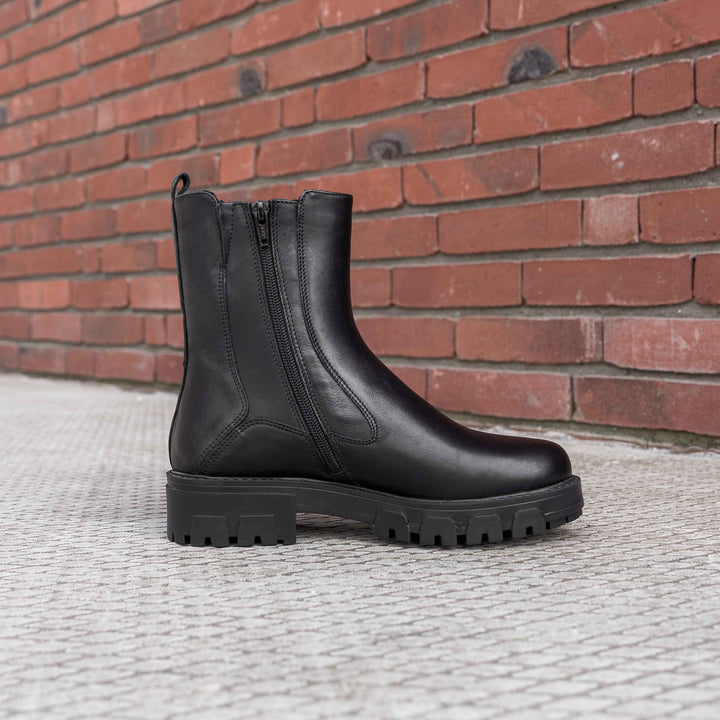 ARIA CHELSEA BOOT Black Leather