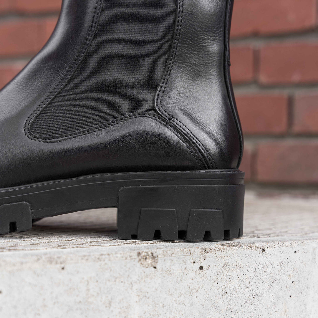 ARIA CHELSEA BOOT Black Leather