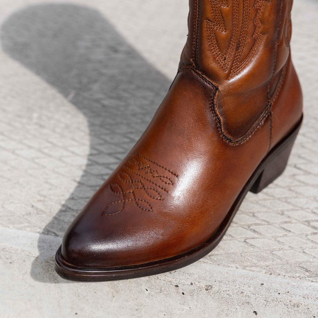 EVIE COWBOY BOOT Cognac Leather