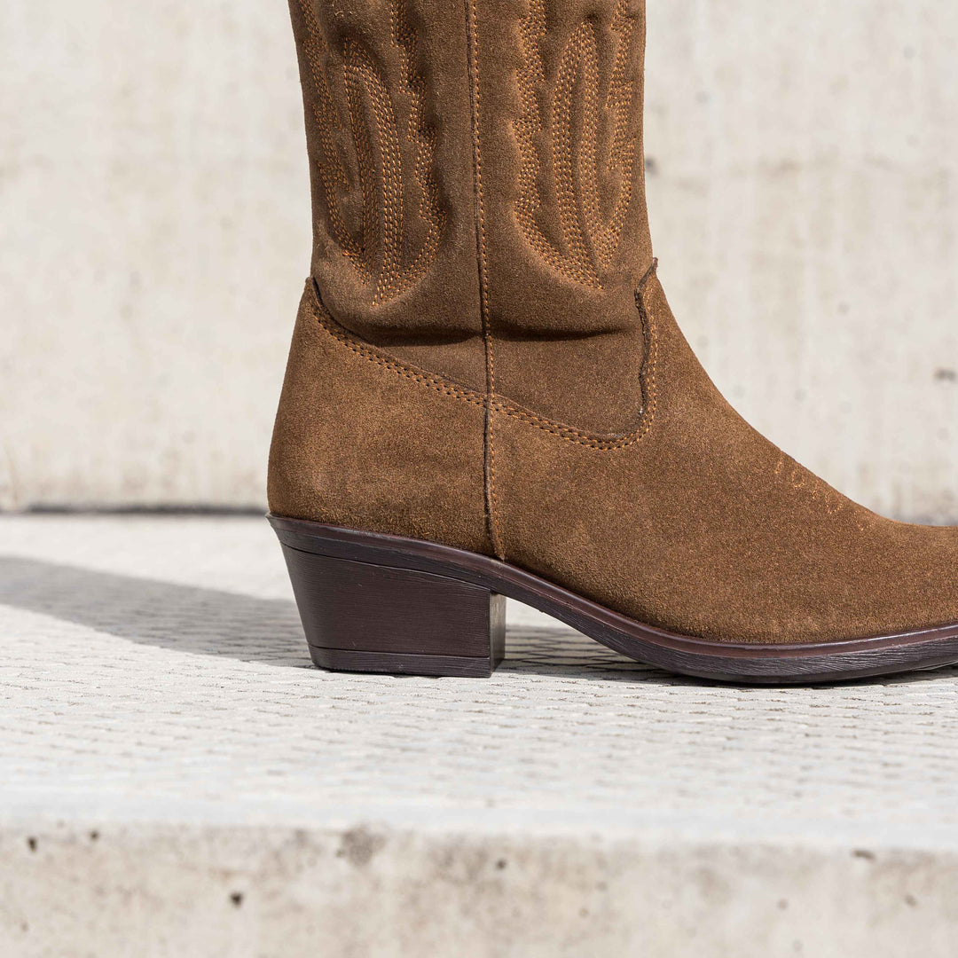 EVIE COWBOY BOOT Brown Suede