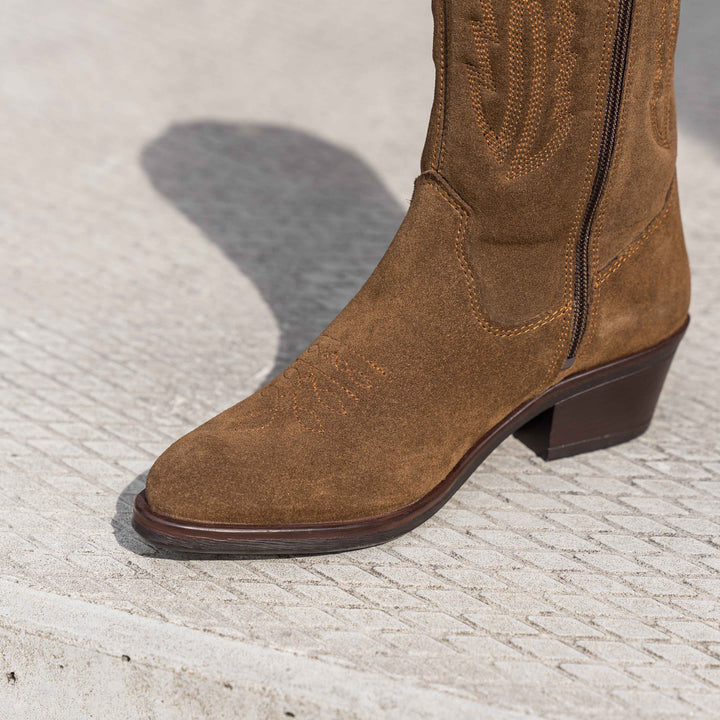 EVIE COWBOY BOOT Brown Suede