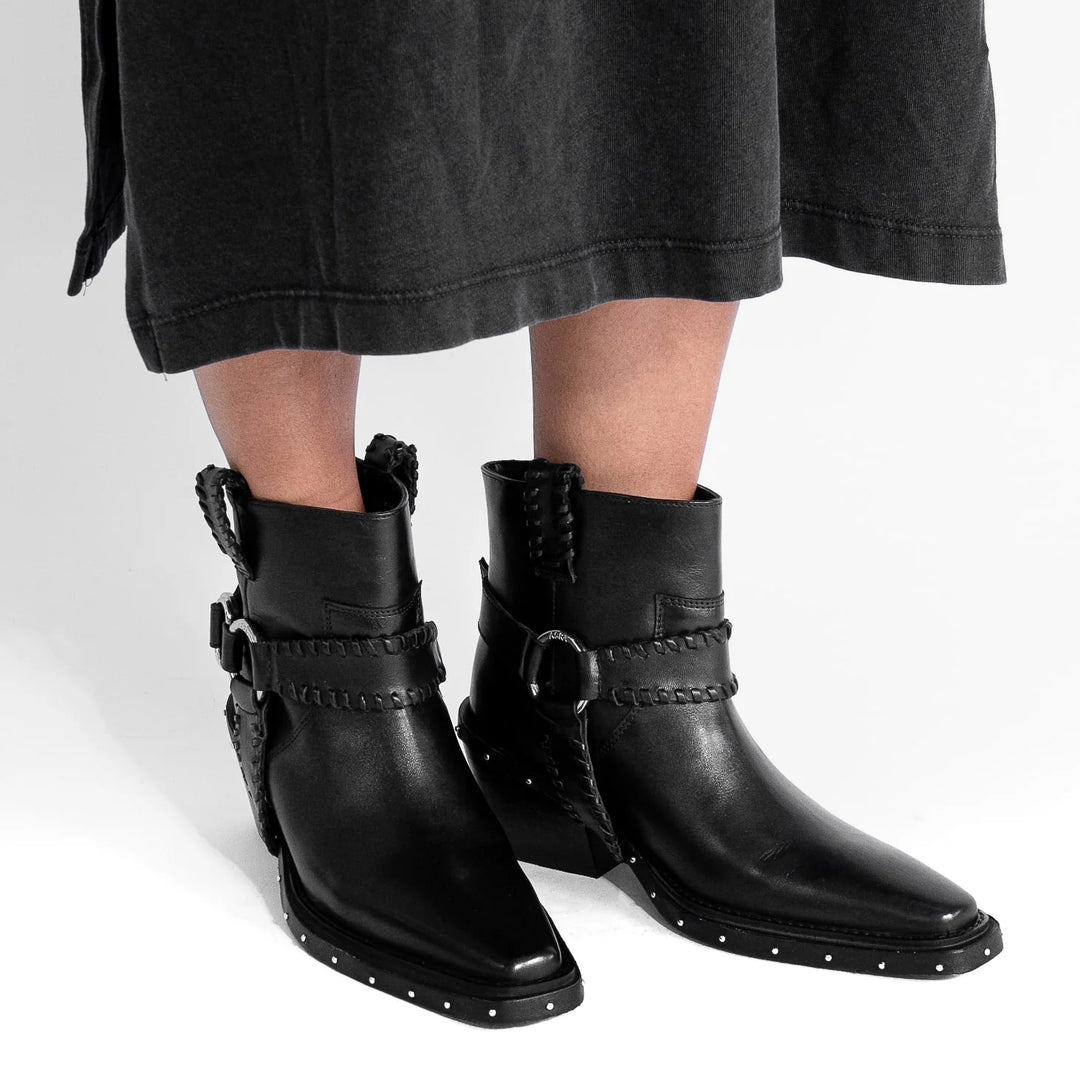 MINT BOOT Black Leather