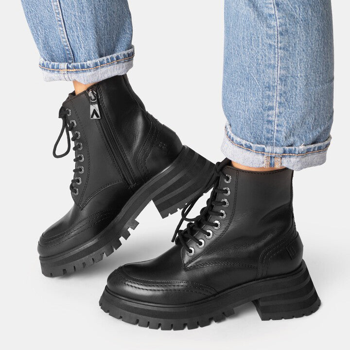 BUSTER BOOT Black Leather