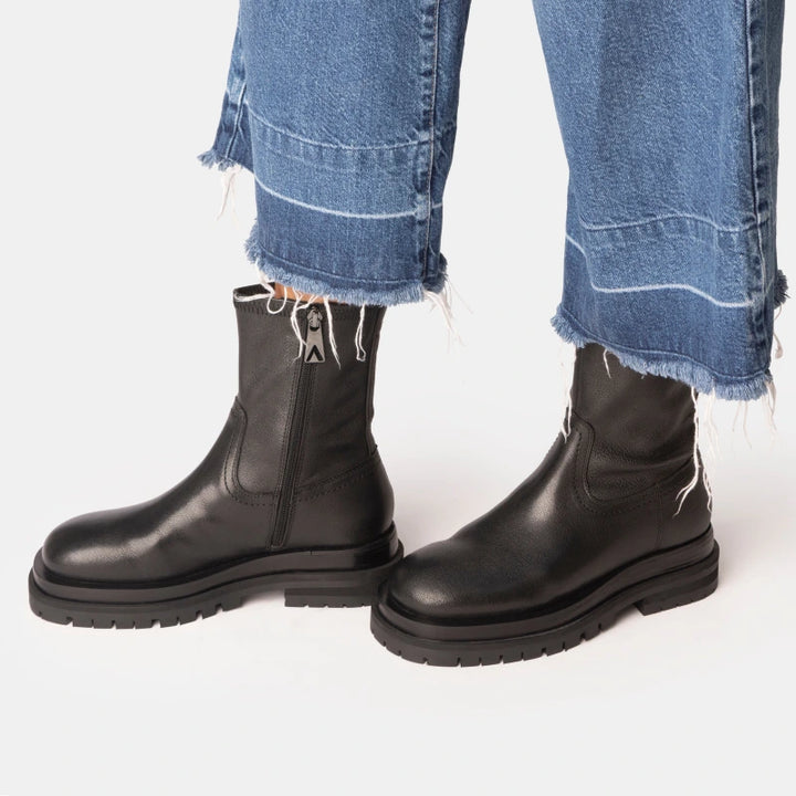 BADGER BOOT Black Leather